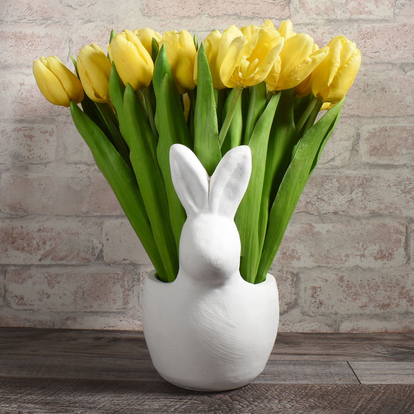 Napa Home & Garden White Rabbit Cement Planter