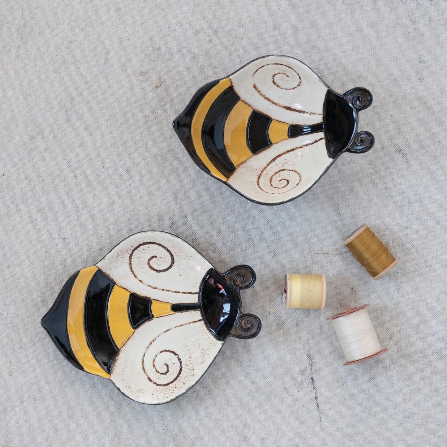 Creative Co-Op Bee Hand-Painted Stoneware 7-1/2" Tidbit Plate Spoon Rest