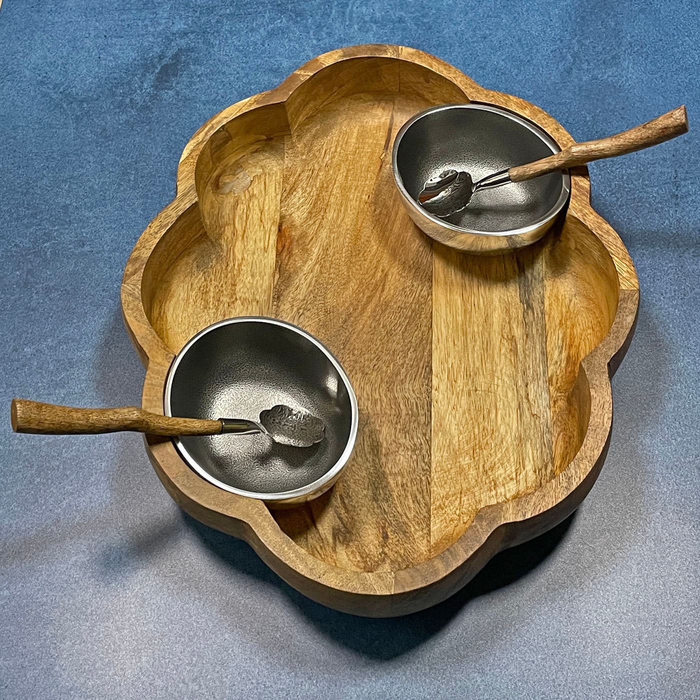 Handmade Cloud-Shaped Mango Wood and Cast Aluminum 5-piece Chip and Dip Set