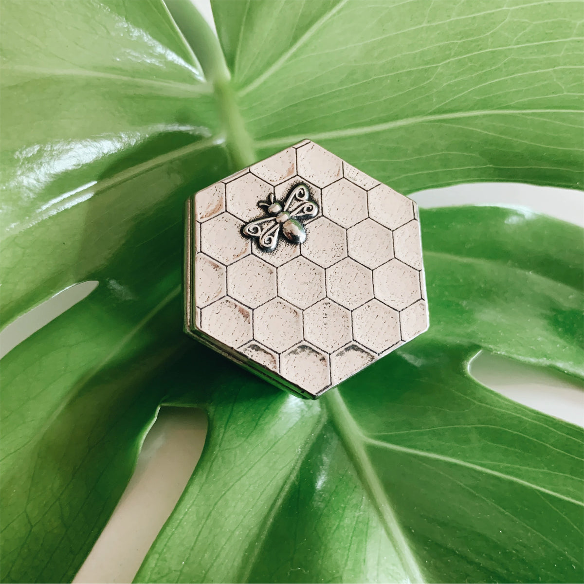 Crosby & Taylor Honeybee Bee Happy! 1-1/4" Tiny Pewter Sentiment Box