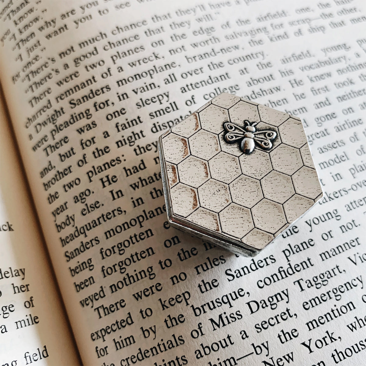 Crosby & Taylor Honeybee Bee Happy! 1-1/4" Tiny Pewter Sentiment Box