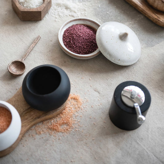 Bloomingville 5-piece Black & White Pinch Pot Set with Wooden Spoons and Mango Wood Tray