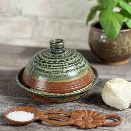 American Handmade Stoneware Garlic Baker with Lid by Holman Pottery, Desert Glaze